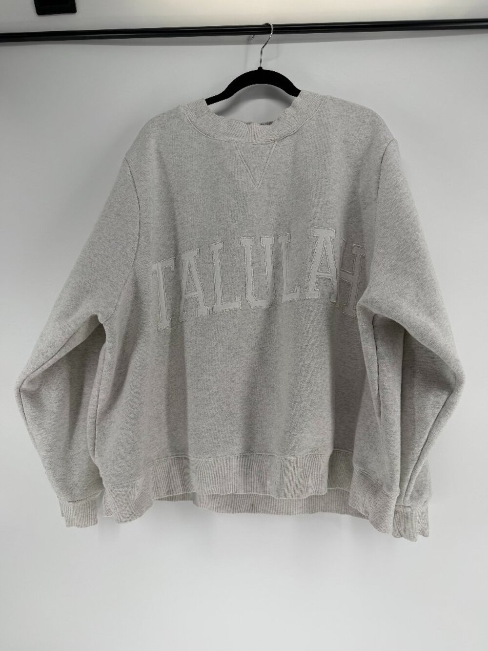TALULAH Grey neck sweatshirt size Large